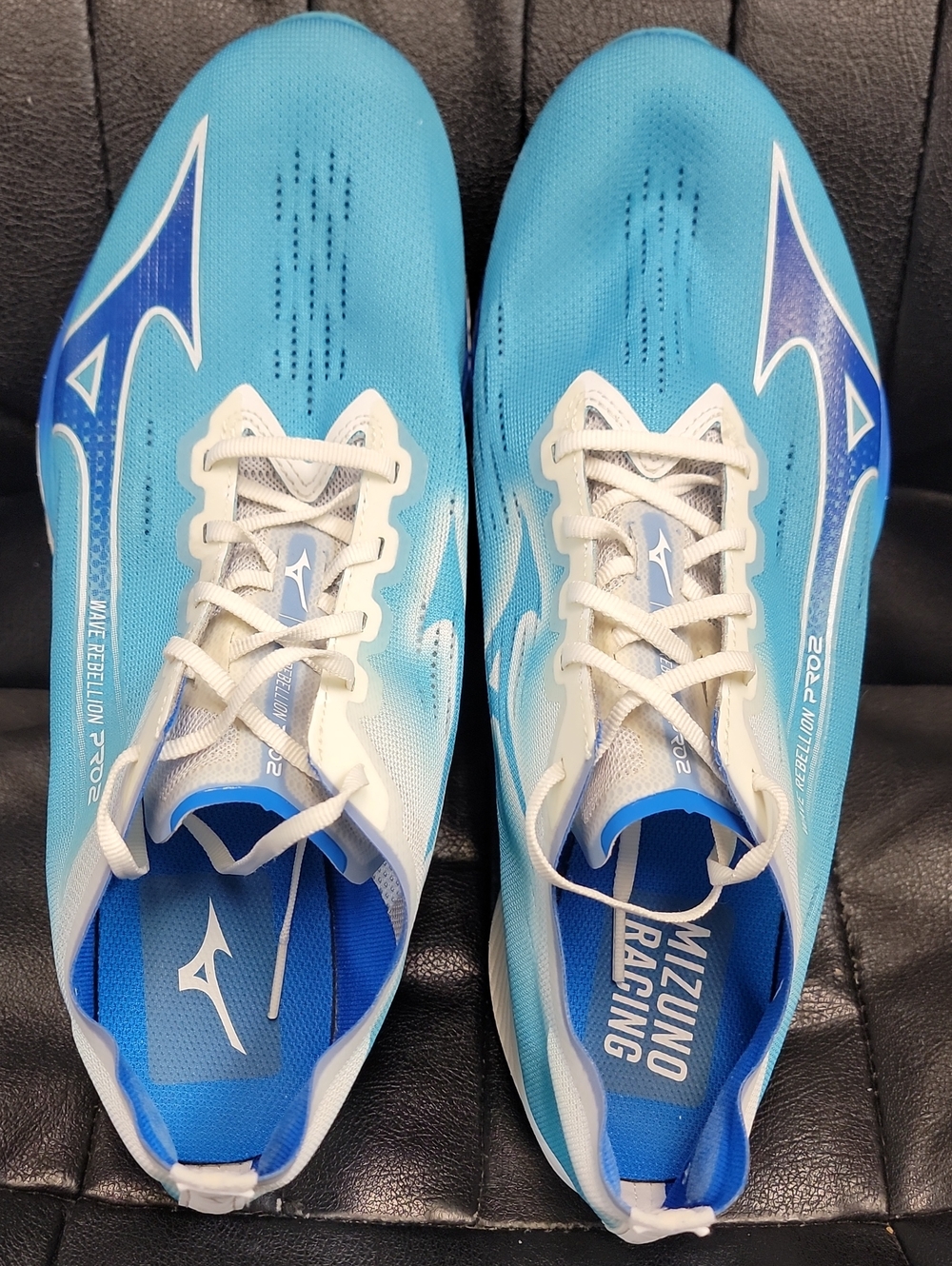 Mizuno Men’s Light Blue and White Wave Racing Shoes